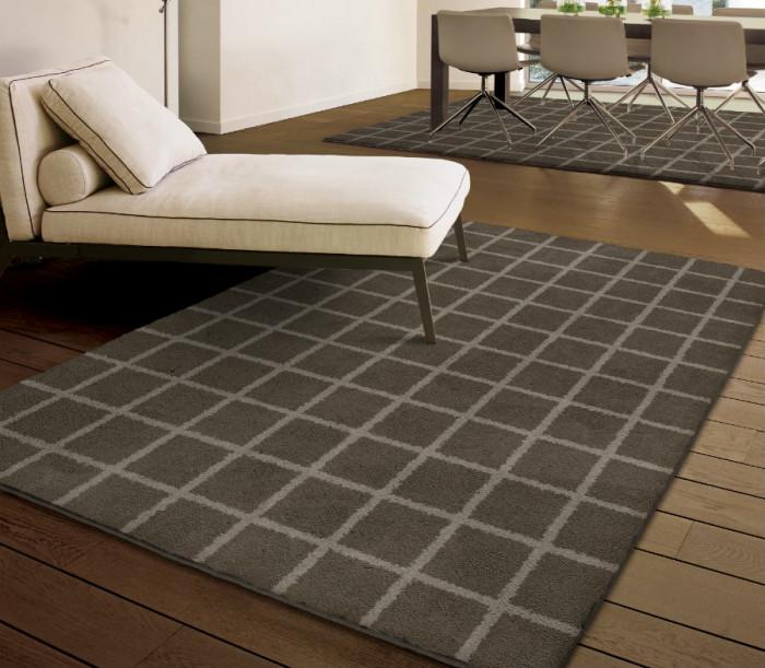 Килими, мокети, дамаски в специфично сиво