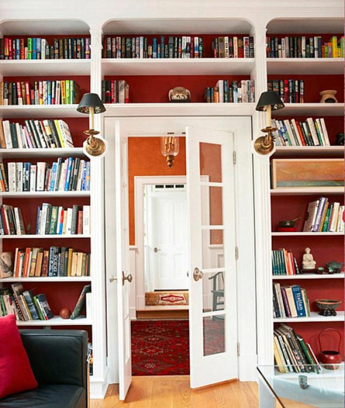 Идея 1: Боядисайте стената зад библиотеката