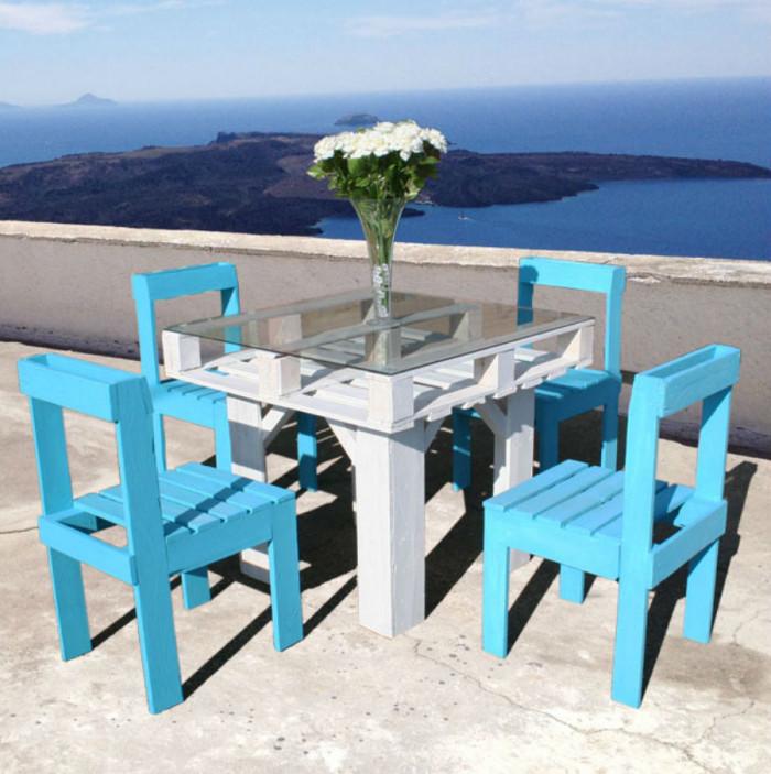 Морски пристан в двора