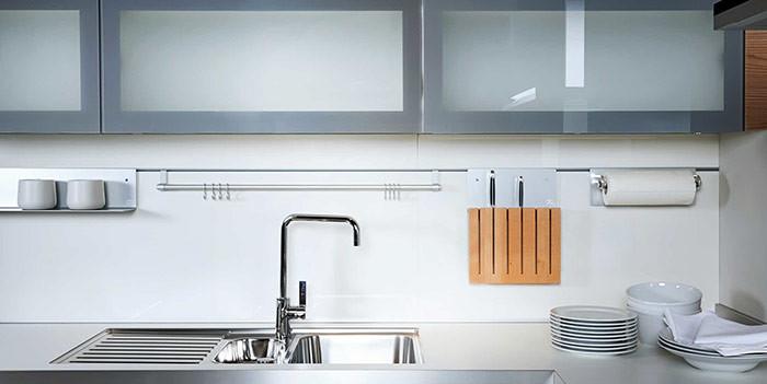 Усвоете свободното място по стените