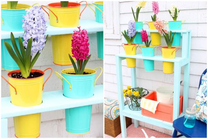 Заложете на устойчива лейка от метал или пък страхотни метални кофички за цветя