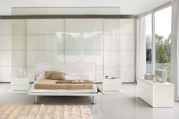 Модерният дом с радост ще приюти една бяла спалня