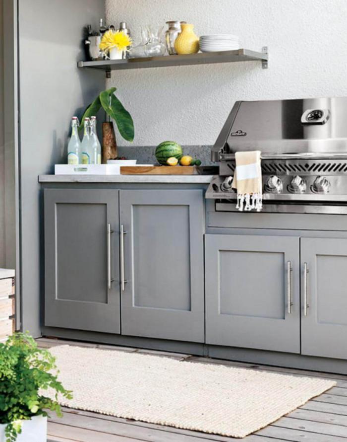 Малка рапсодия в сиво