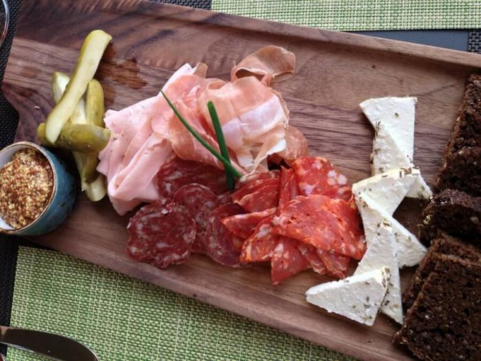 Автентична италианска атмосфера на масата