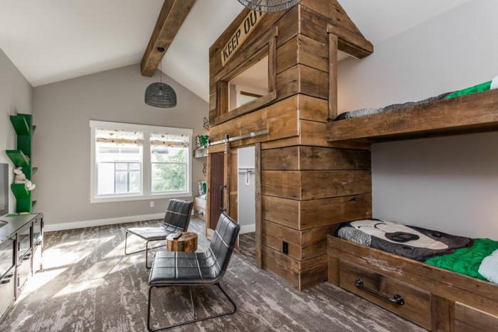 Изобретателността среща двуетажното легло