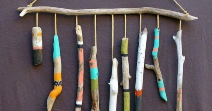 Декорация от изрисувани клони за цвят в ежедневието