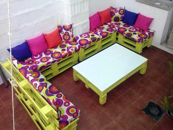 Детско намигване