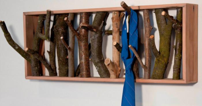 Оригинална, екстравагантна, но и удобна закачалка от клони