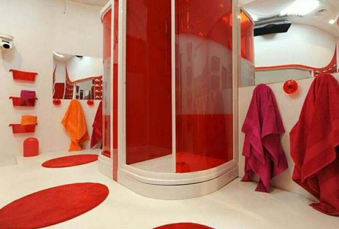Червени нюанси в банята? Защо не!