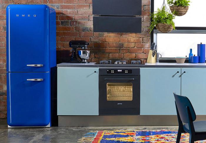 Заложете на синя кухня с кокетно ретро излъчване