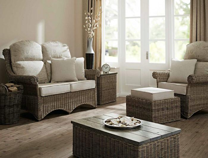 Естествени мебели от ратан за дневната
