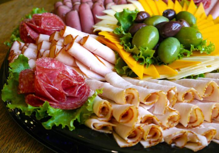 Страхотно плато с колбаси за ценители