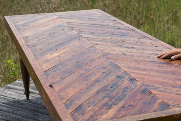 Старинна маса от рециклиран паркет