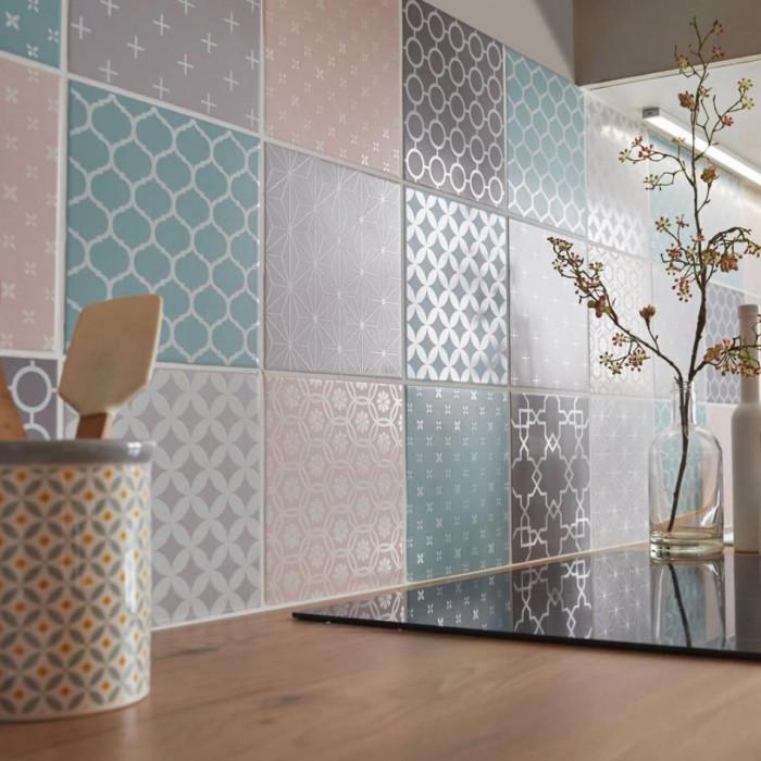 Кухненски гръб от пастелни плочки за артистичност и свежест