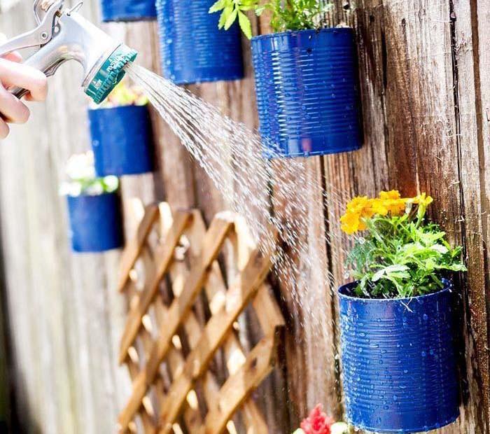 Саксии от празни консерви