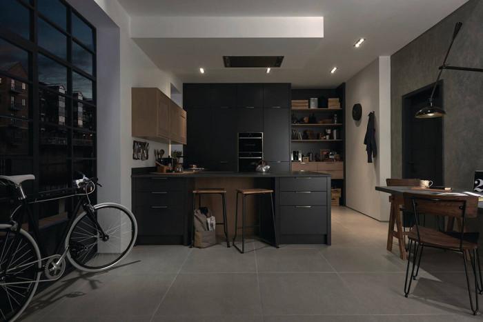 Не изключвайте черния цвят от дизайна на кухнята