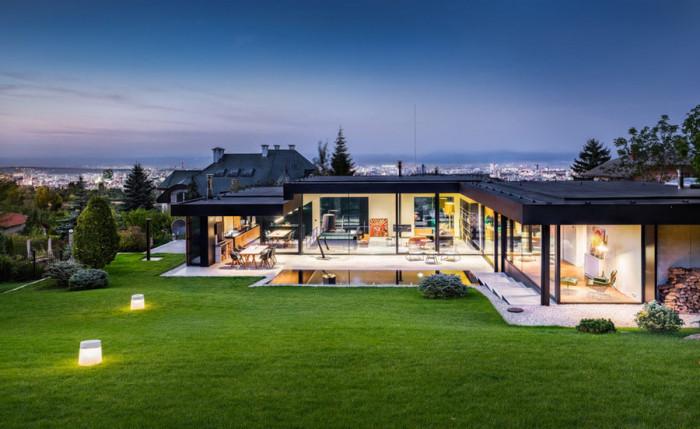 Къщата обаче невинаги предлага достатъчно развита инфраструктура