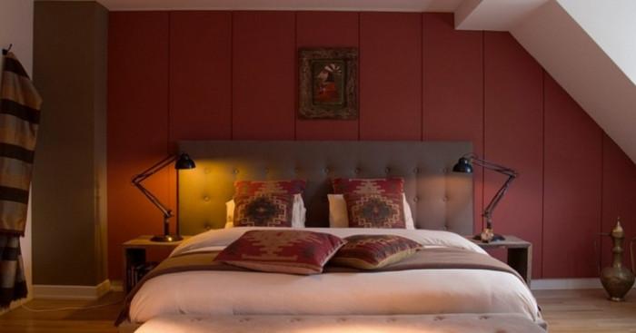 Червено в комбинация с по-тъмни цветове