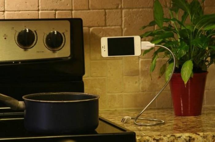 Зарядно и поставка в едно