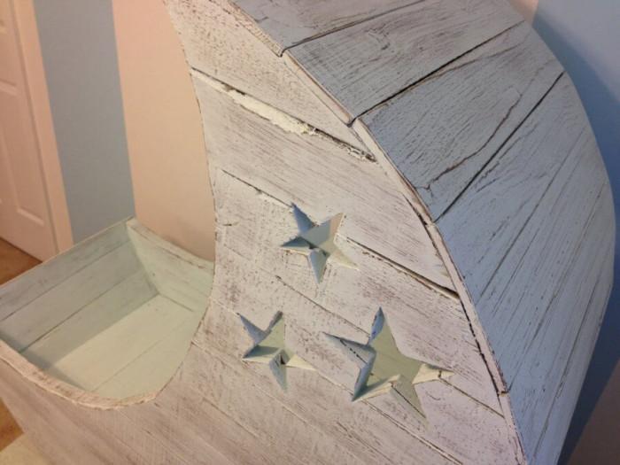 Да има ли цвят нашето креватче-полумесец?