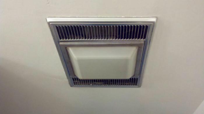 Вентилатор за баня с автоматична клапа