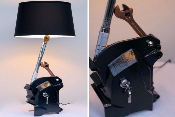 Звездата на класацията ни - лампа от динамометричен ключ