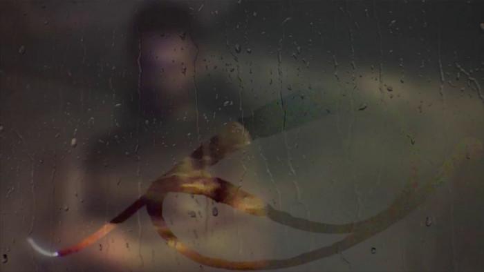 Огледало срещу вратата на банята