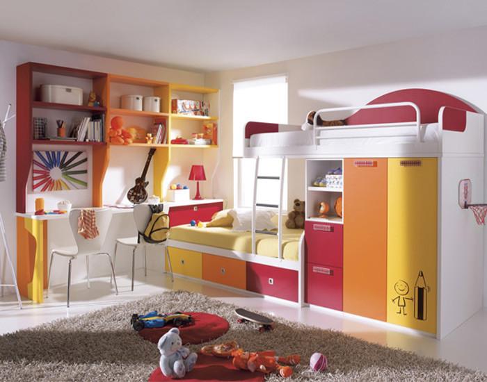 Организиране на пространството - двуетажно легло с шкафове