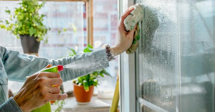 Как да бъдем по-природосъобразни при почистването на дома?