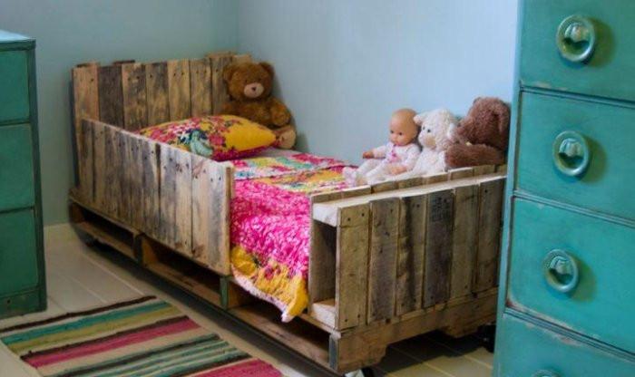 Детско креватче от палети