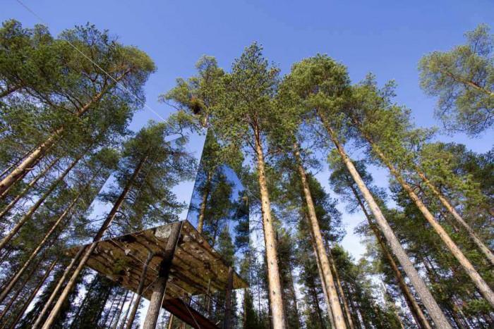 Огледалният куб в Швеция