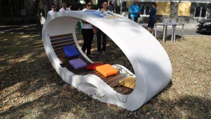 Зареждат се четири мобилни устройства едновременно