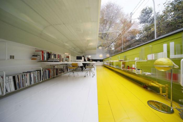 Осветлението изигава отлично ролята си