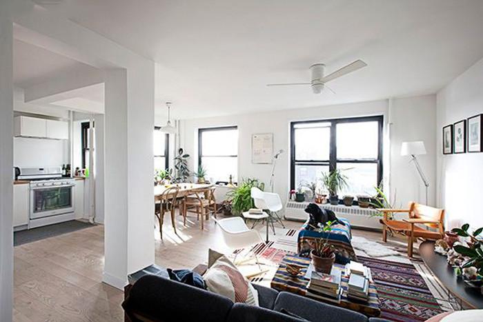 СЛЕД: артистична и просторна дневна с трапезария