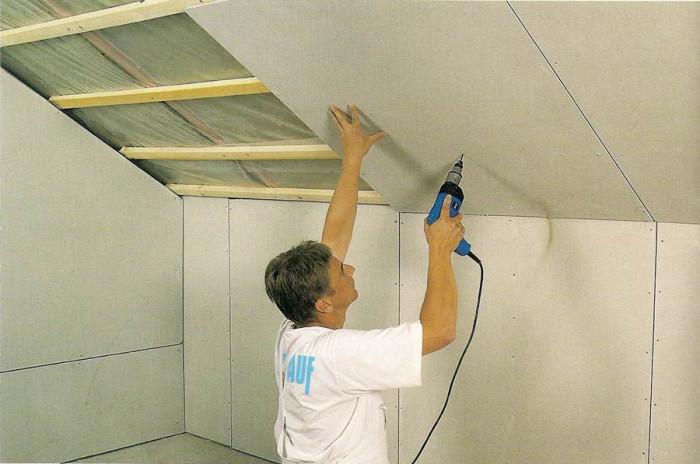 Защо е важно да облицовате стените и таваните на вашата мансарда?