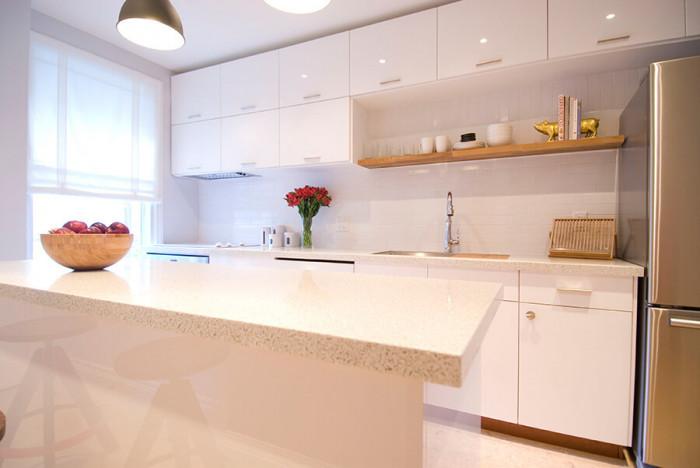 Освежете вида на кухненския модул с помощта на фолио или боя