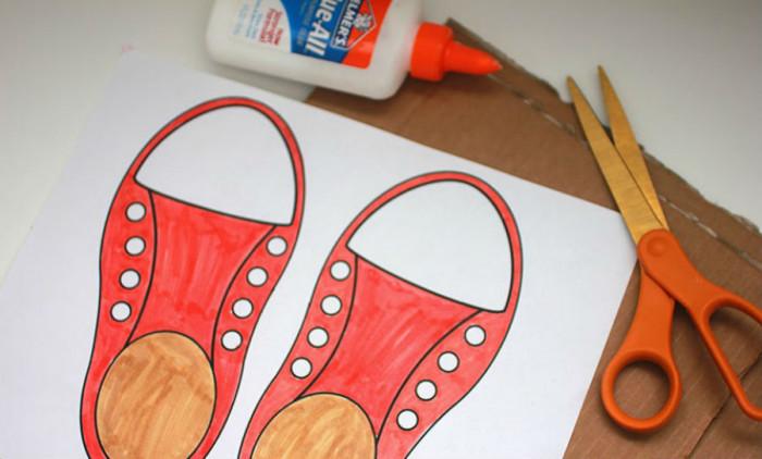 Да преминем към създаването на учебните обувки