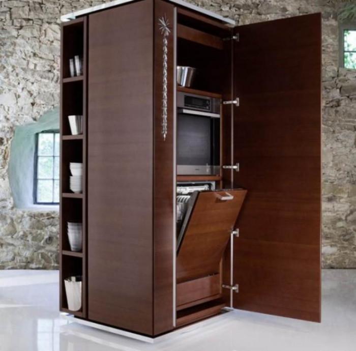 Голям шкаф с още по-голям потенциал