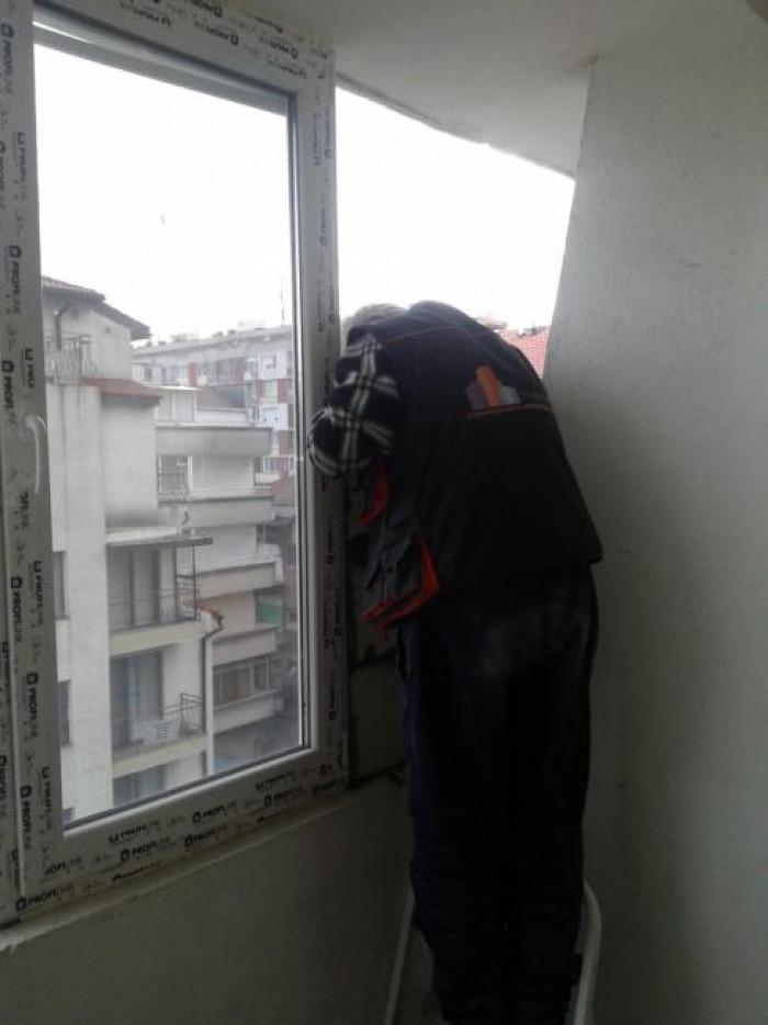 Поставяне на дограма