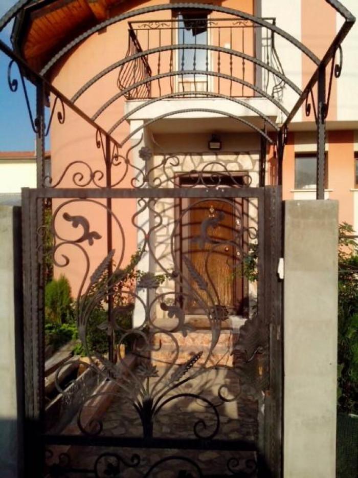 порта и навес