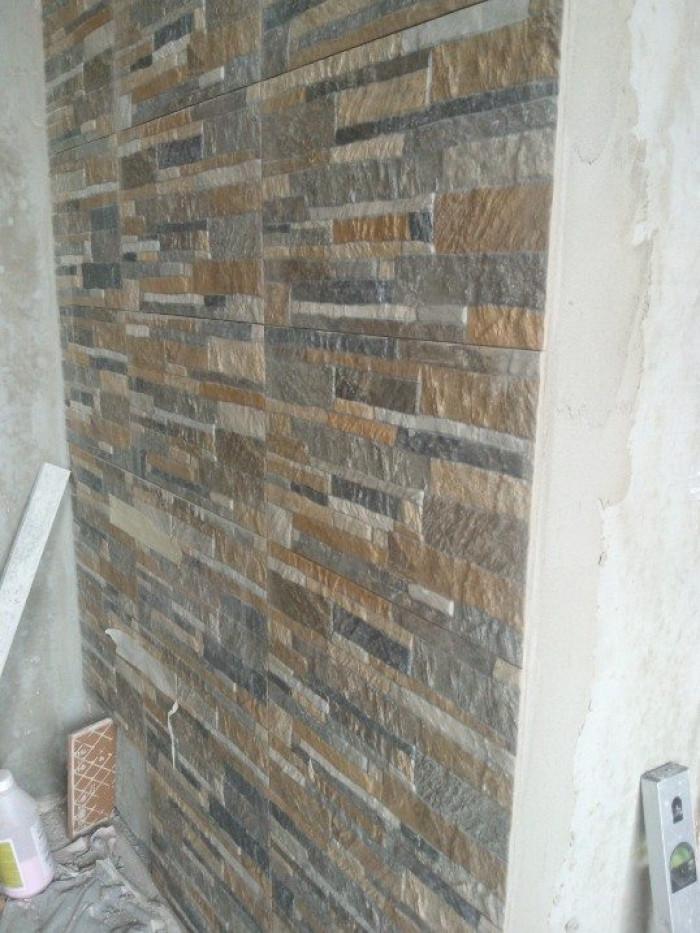 Стени с плочки, имитация на камък