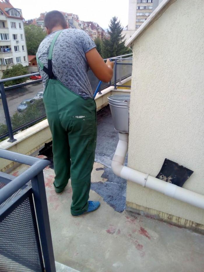 Намазване на основата с битумен грунд