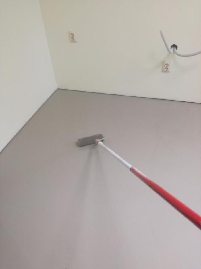 Саморазливна замазка