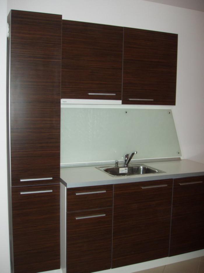 Кухня стъклен гръб.