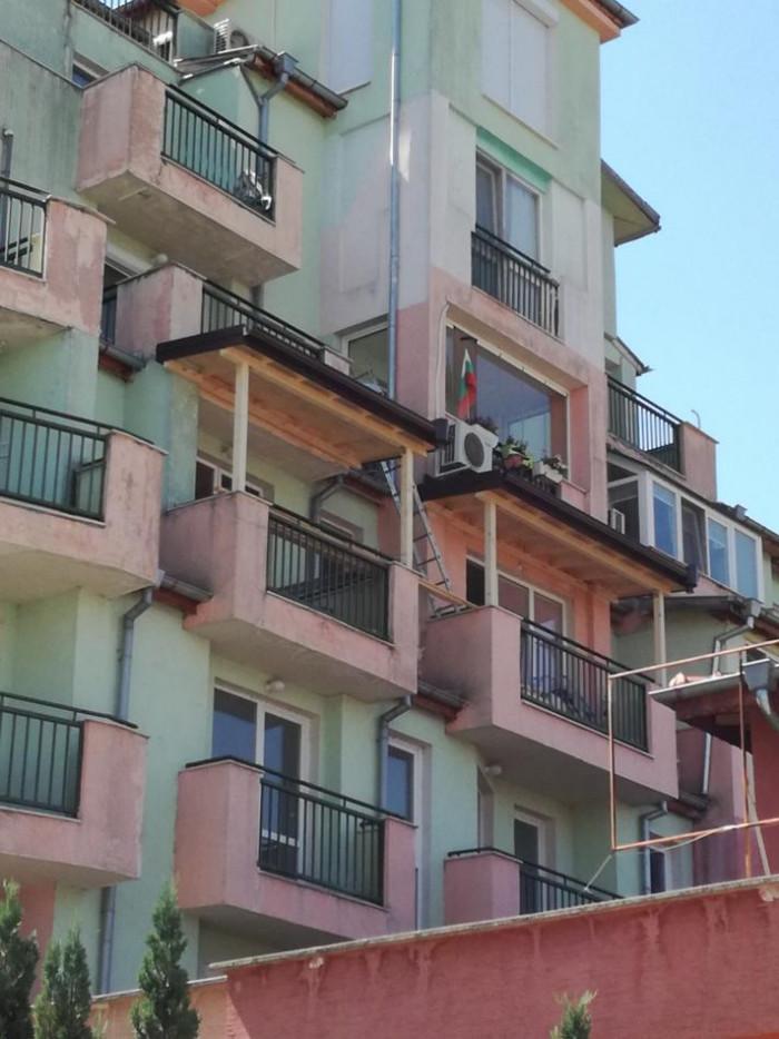 Навеси на тераси от дърво