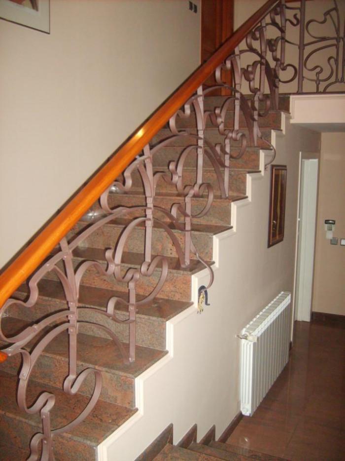 Интериорен парапет