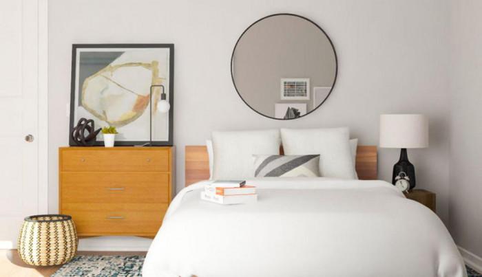 За силата на огледалото в спалнята...