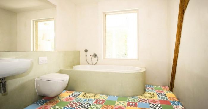 Как най-лесно да освежим банята си с пачуърк?