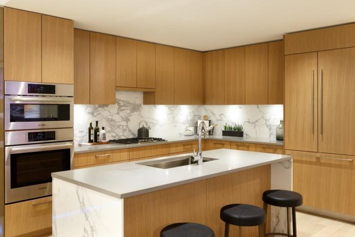 Кухненски шкафове с ефект дърво