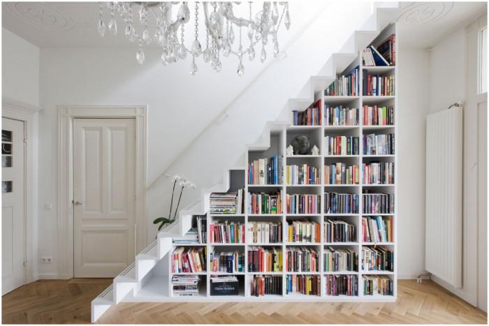 Превърнете стълбите в приказна библиотека